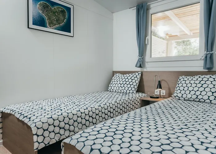 Camping San Antonio 2 Mobile Homes *